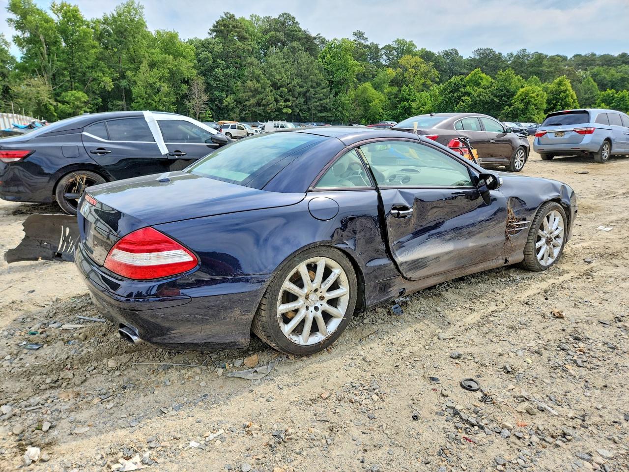 2007 Mercedes-benz Sl 550 Blue vin: WDBSK71F07F125956