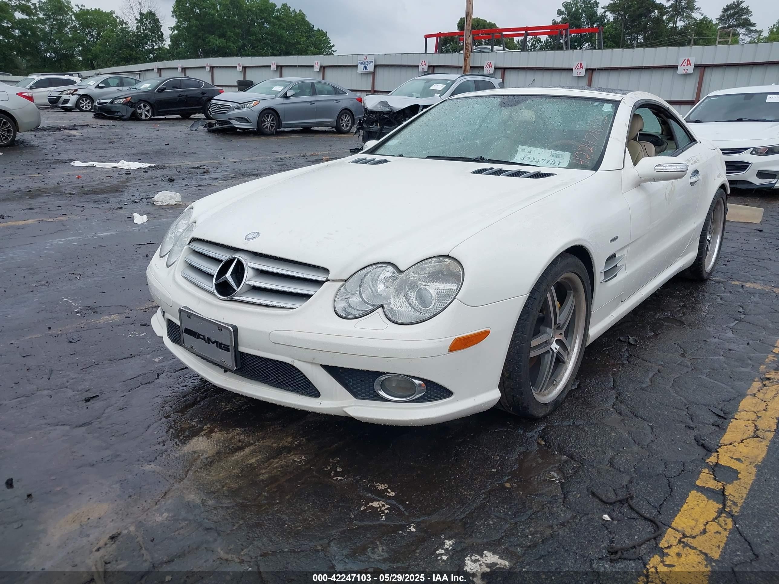 2007 Mercedes-benz Sl 550   White vin: WDBSK71F07F129697