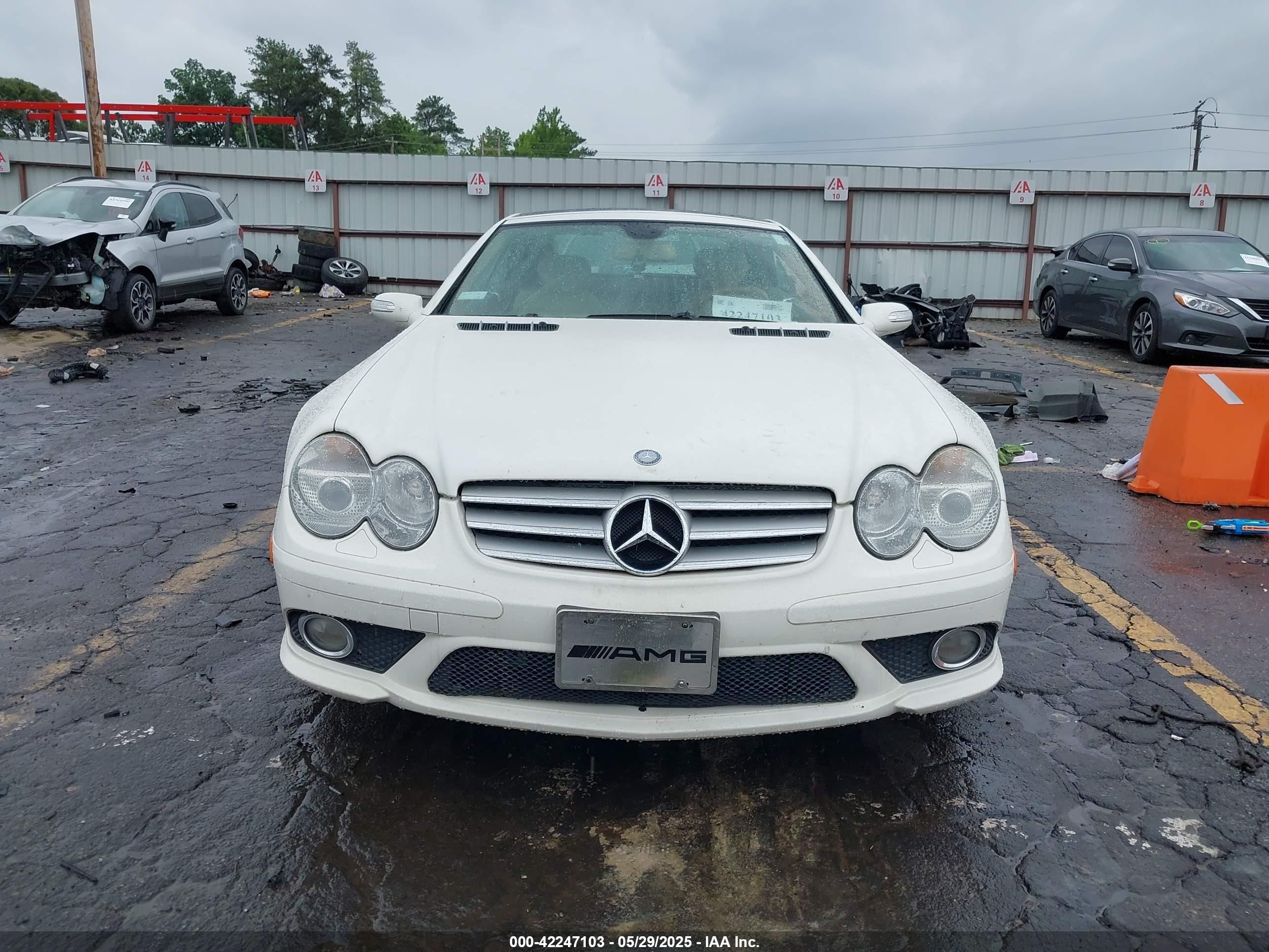 2007 Mercedes-benz Sl 550   White vin: WDBSK71F07F129697