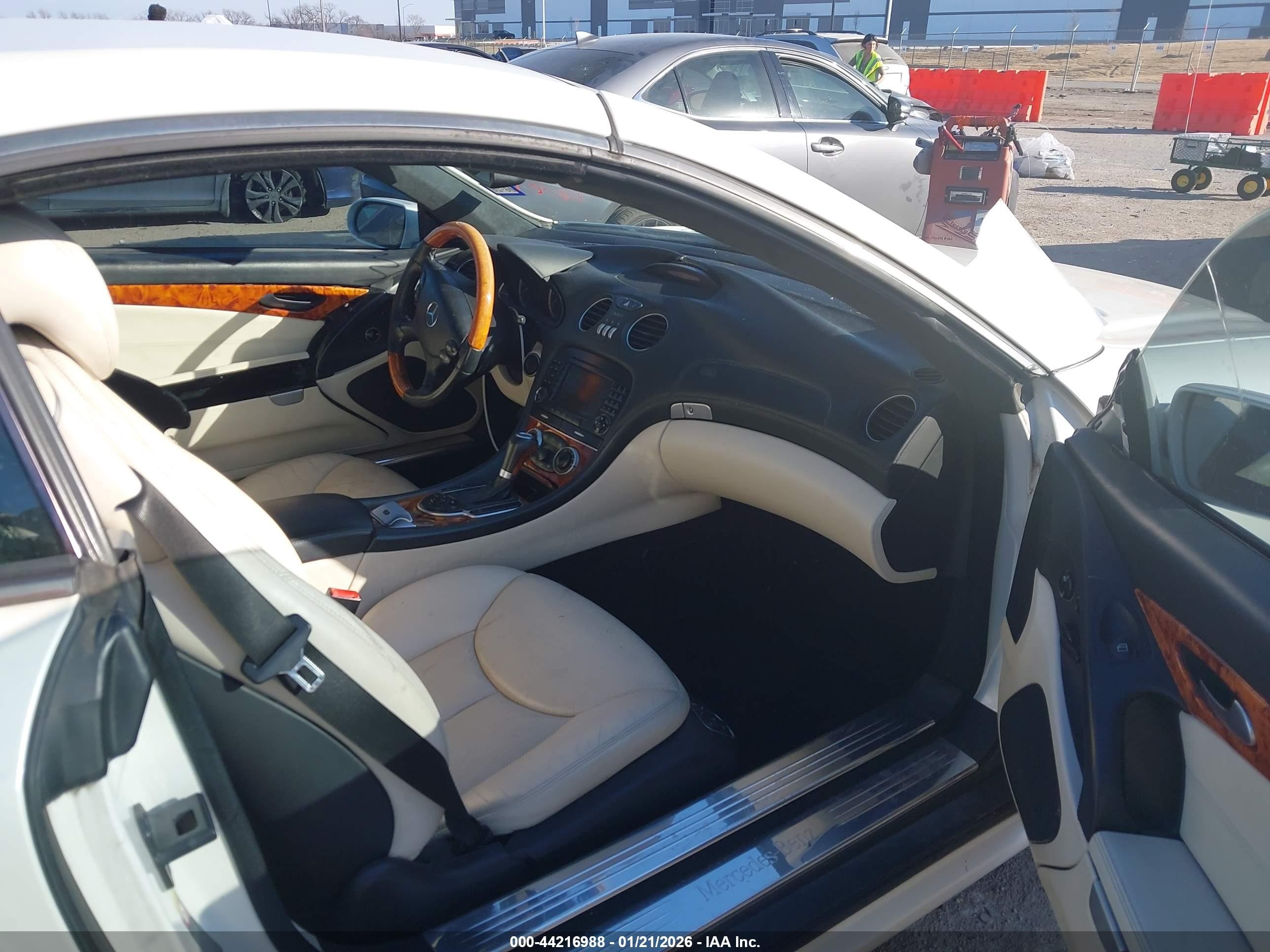 2007 Mercedes-benz Sl 550   Белый vin: WDBSK71F07F133913