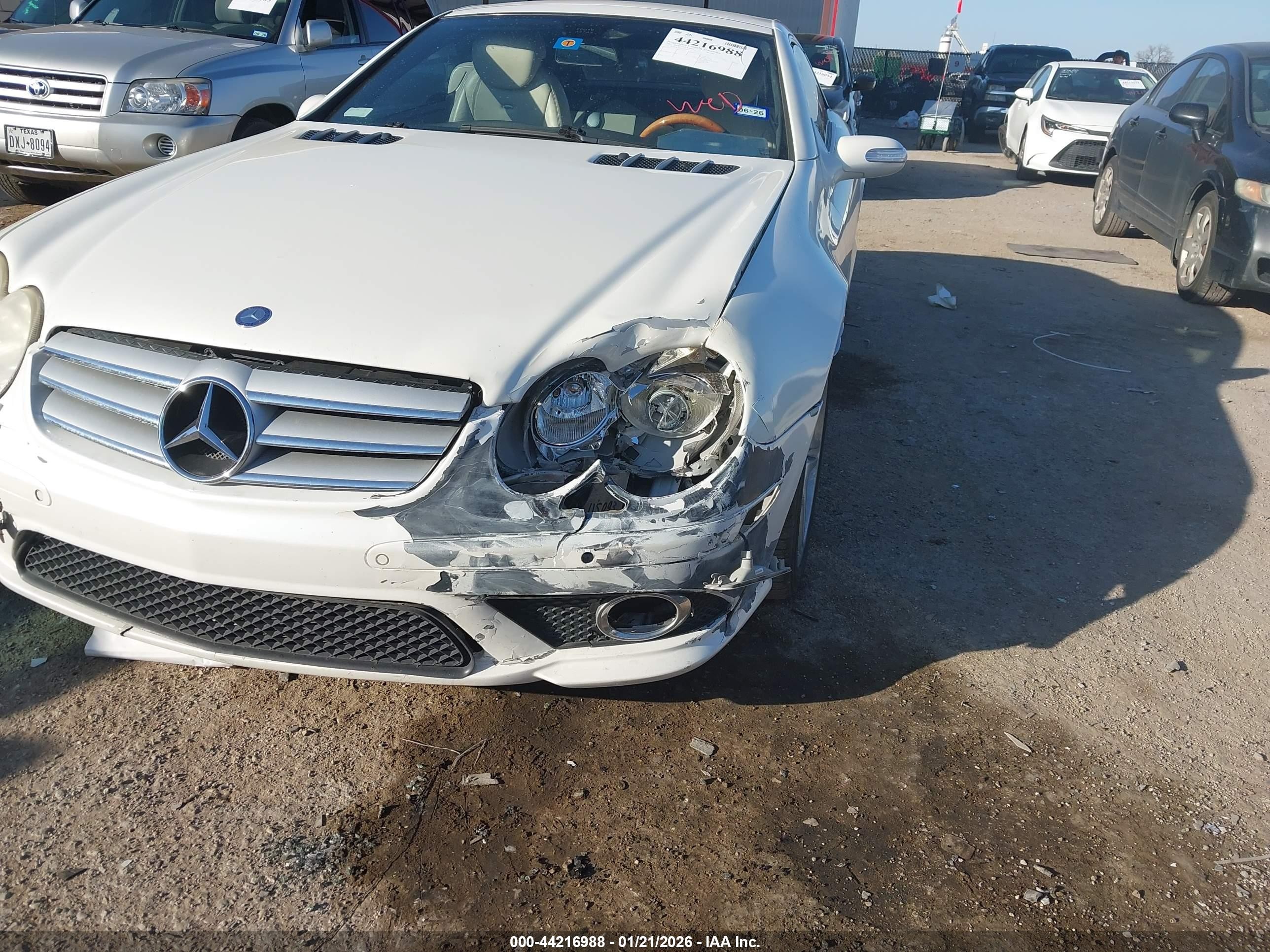 2007 Mercedes-benz Sl 550   Белый vin: WDBSK71F07F133913