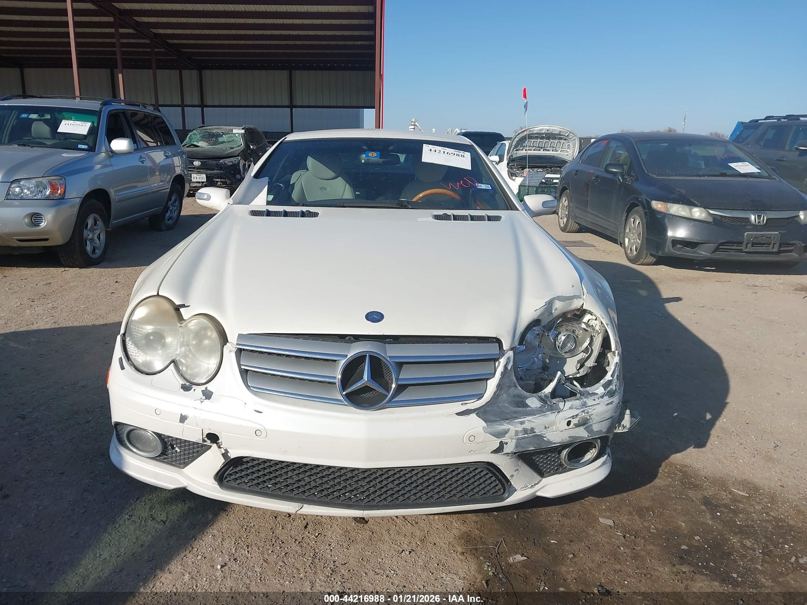 2007 Mercedes-benz Sl 550   Белый vin: WDBSK71F07F133913