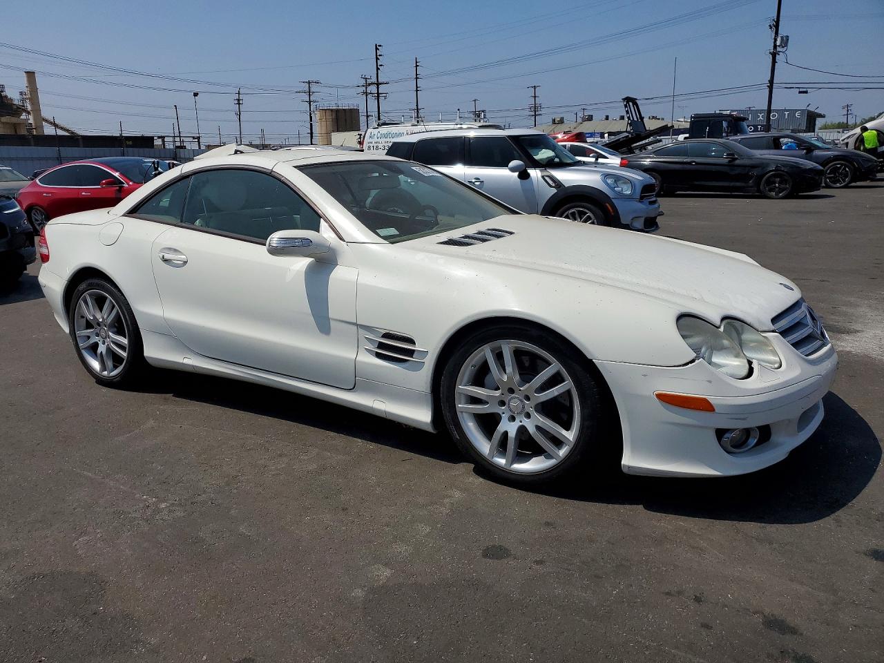 2008 Mercedes-benz Sl 550 White vin: WDBSK71F08F140068