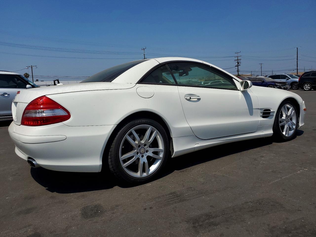 2008 Mercedes-benz Sl 550 White vin: WDBSK71F08F140068