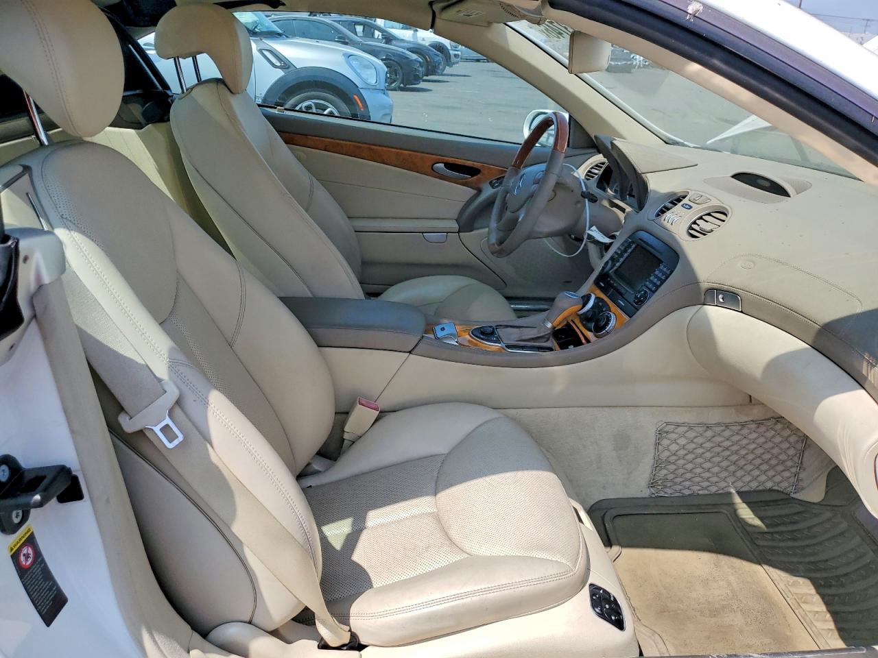 2008 Mercedes-benz Sl 550 White vin: WDBSK71F08F140068