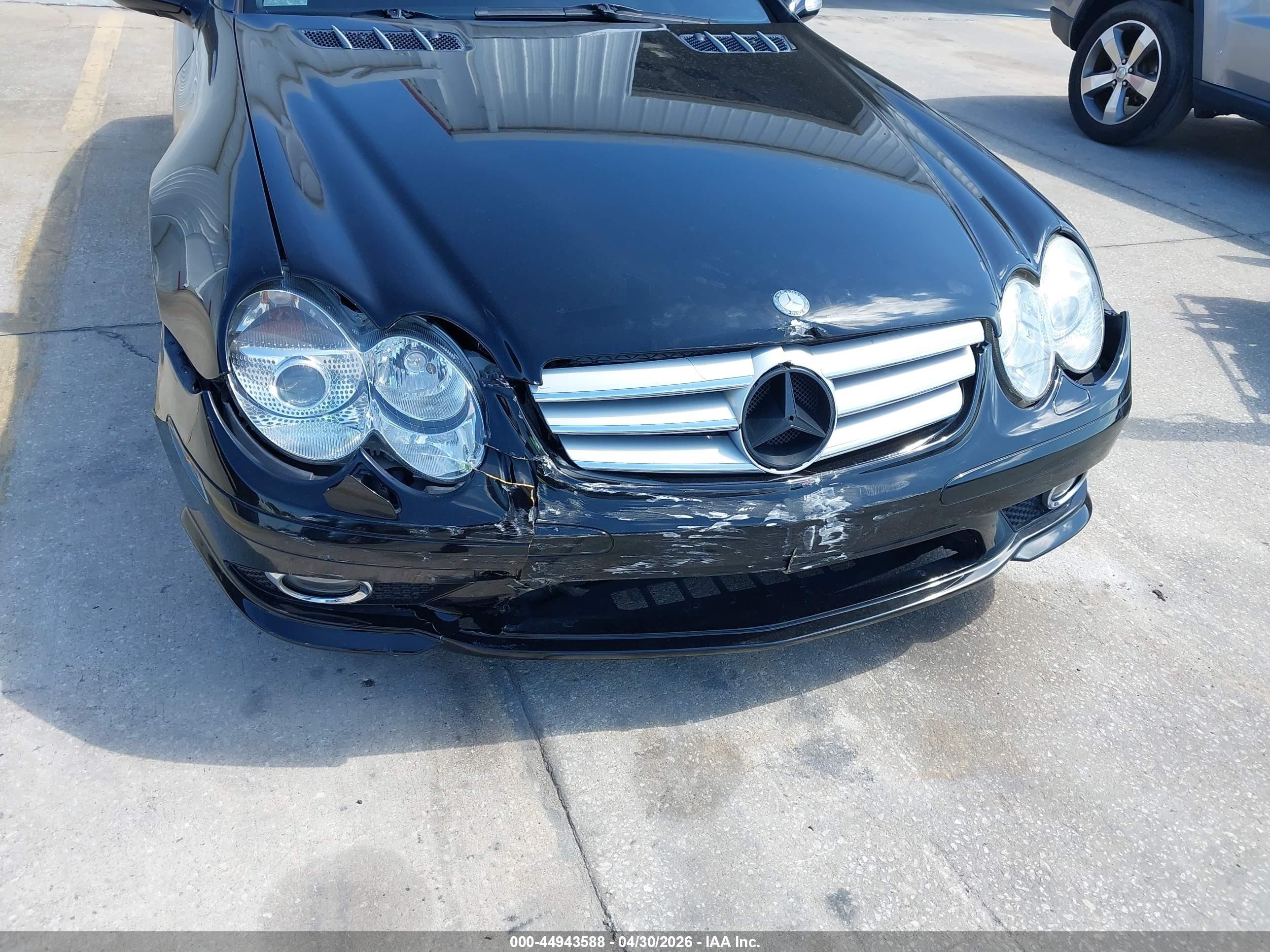 2008 Mercedes-benz Sl 550   Black vin: WDBSK71F08F141222