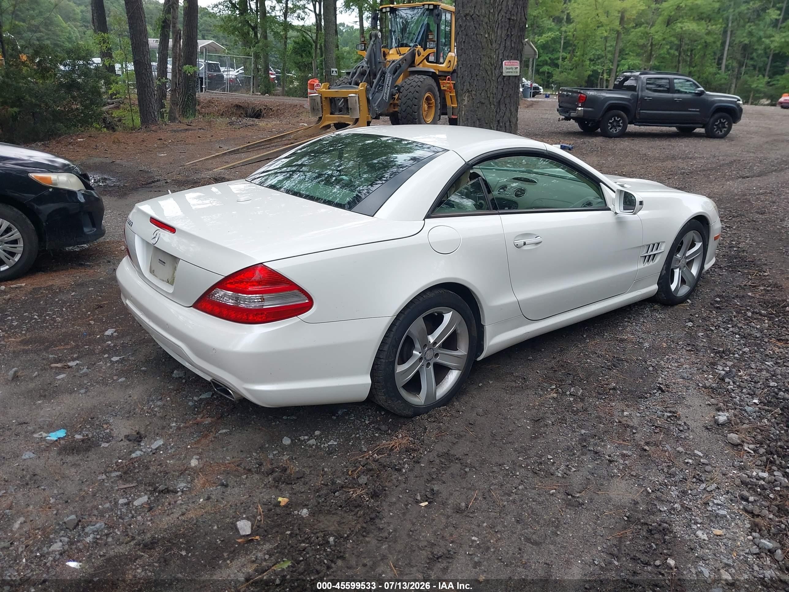 2009 Mercedes-benz Sl 550   White vin: WDBSK71F09F149287