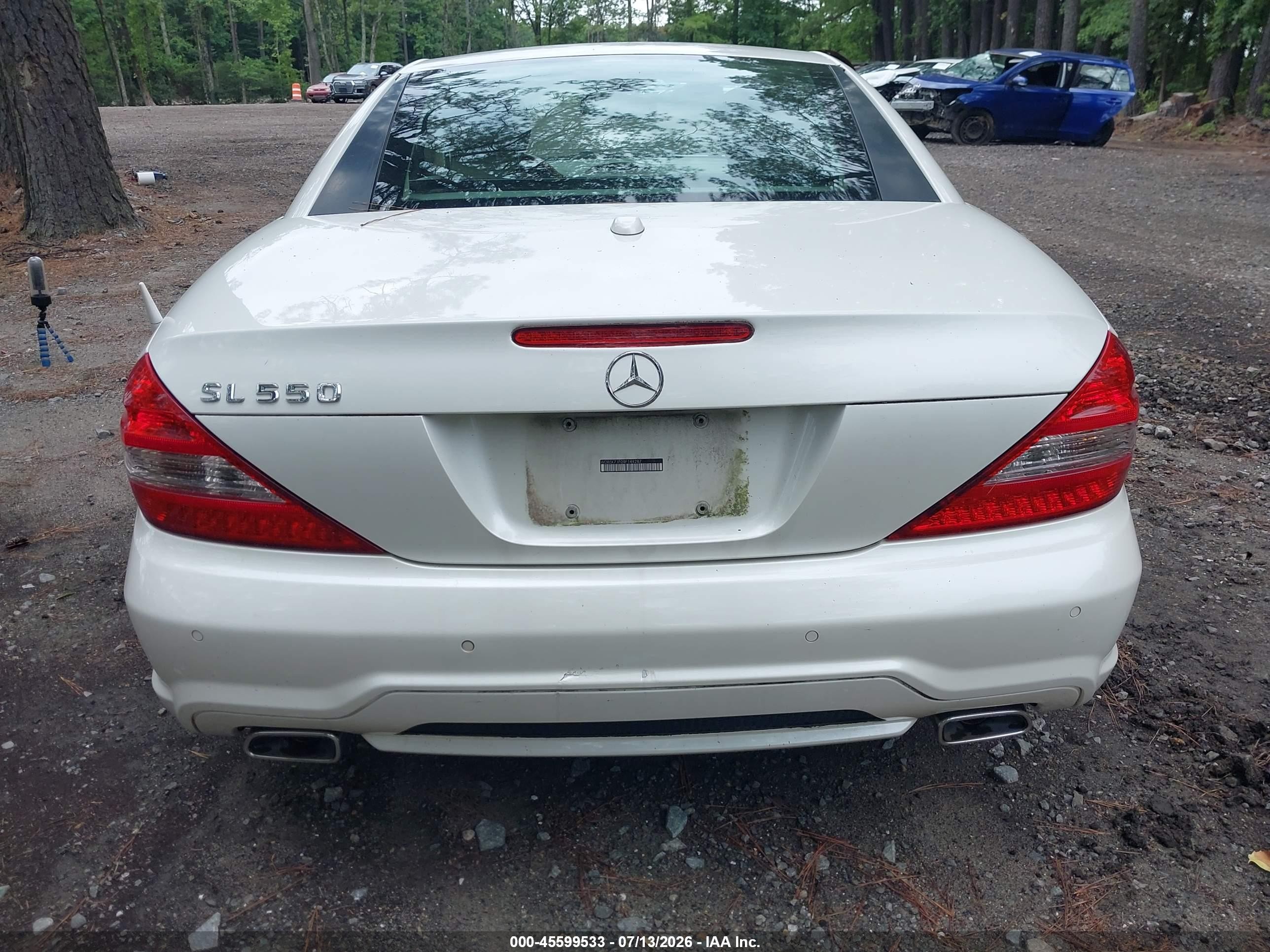2009 Mercedes-benz Sl 550   White vin: WDBSK71F09F149287