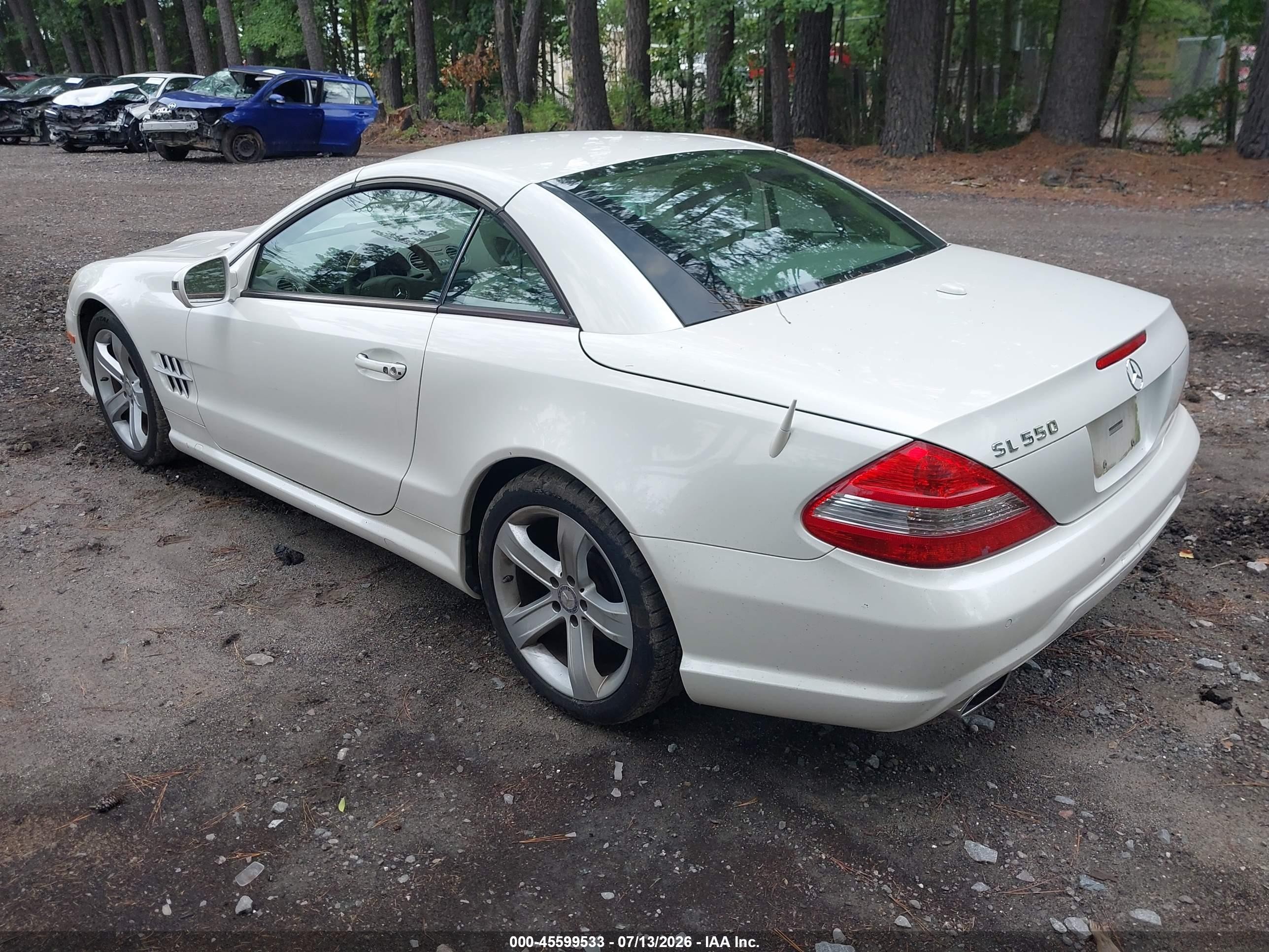 2009 Mercedes-benz Sl 550   White vin: WDBSK71F09F149287