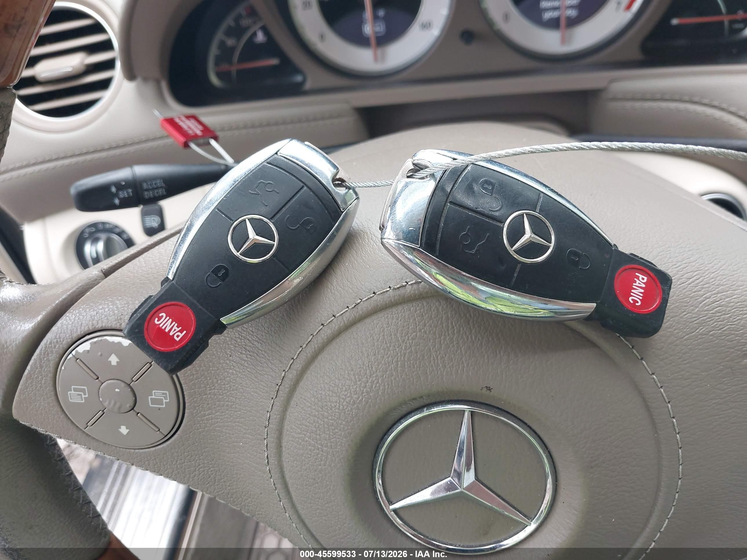 2009 Mercedes-benz Sl 550   White vin: WDBSK71F09F149287