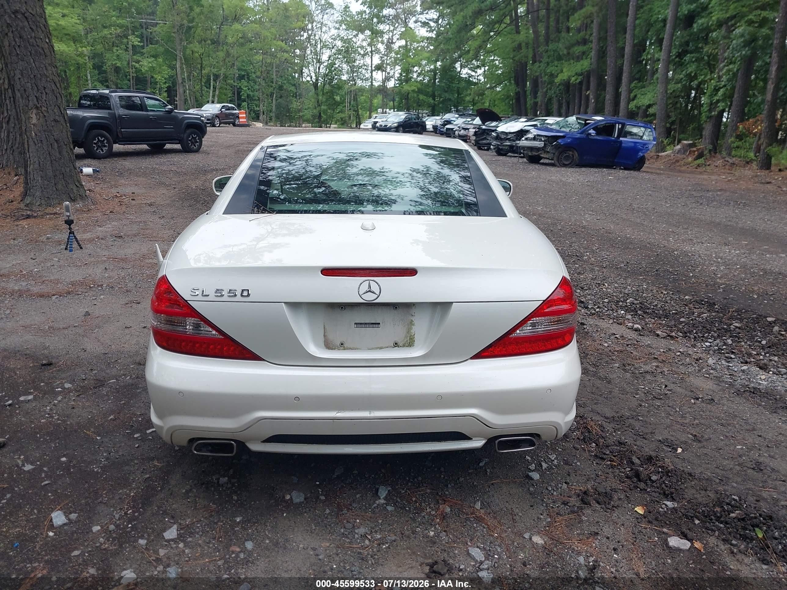 2009 Mercedes-benz Sl 550   White vin: WDBSK71F09F149287