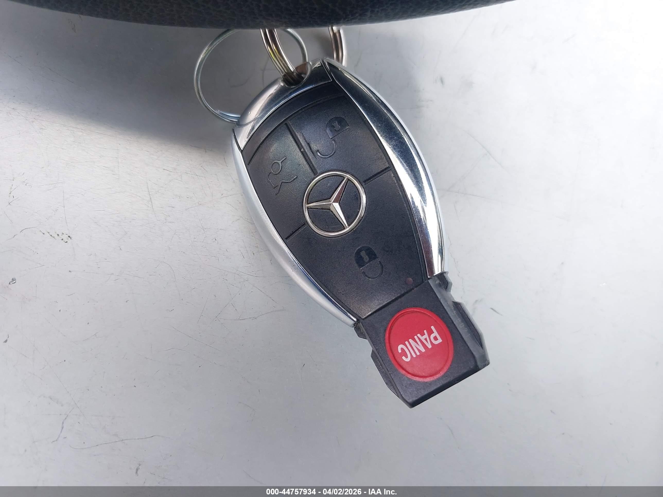2009 Mercedes-benz Sl 550   White vin: WDBSK71F09F149600
