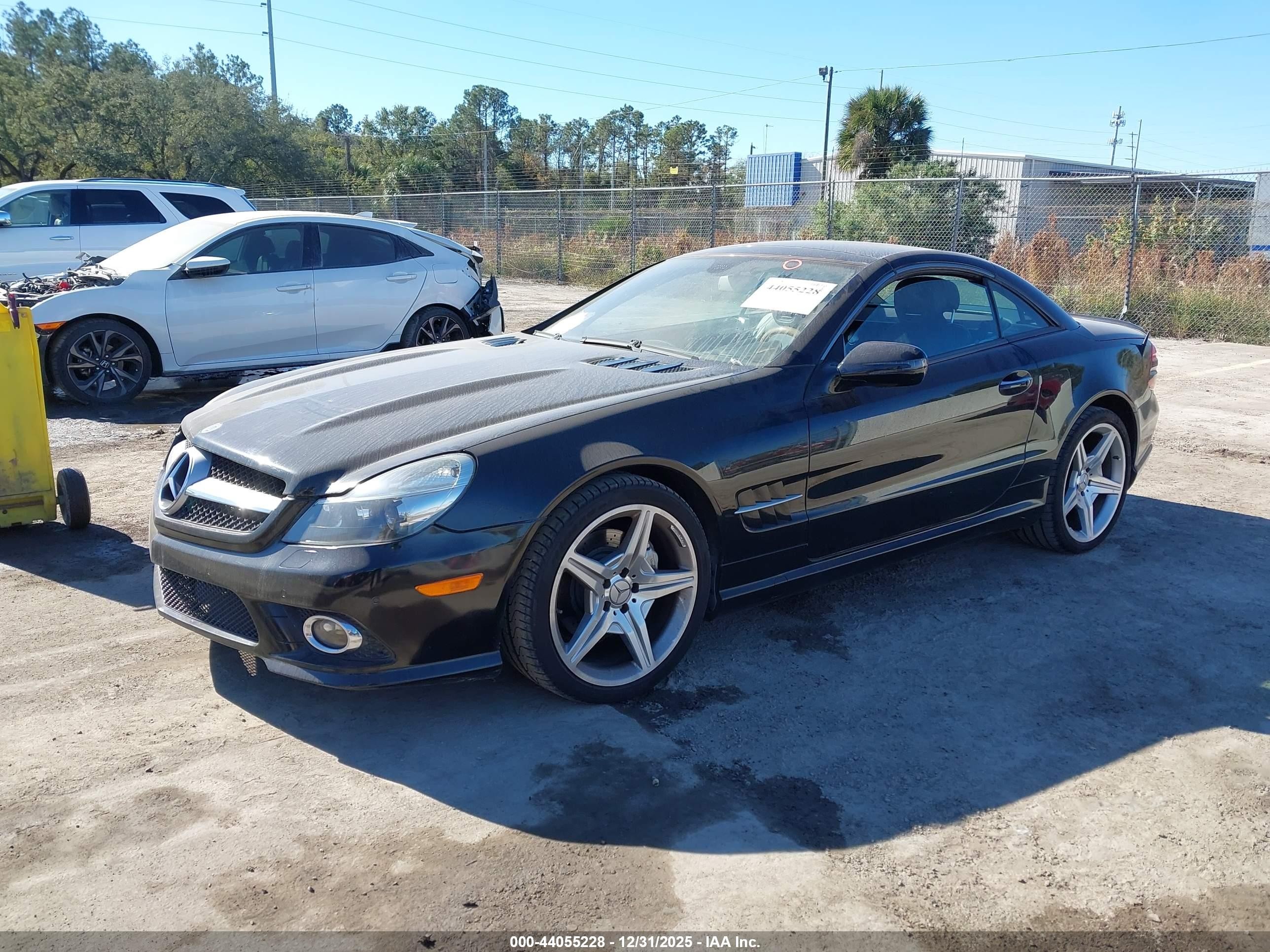 2009 Mercedes-benz Sl 550   Black vin: WDBSK71F09F149810