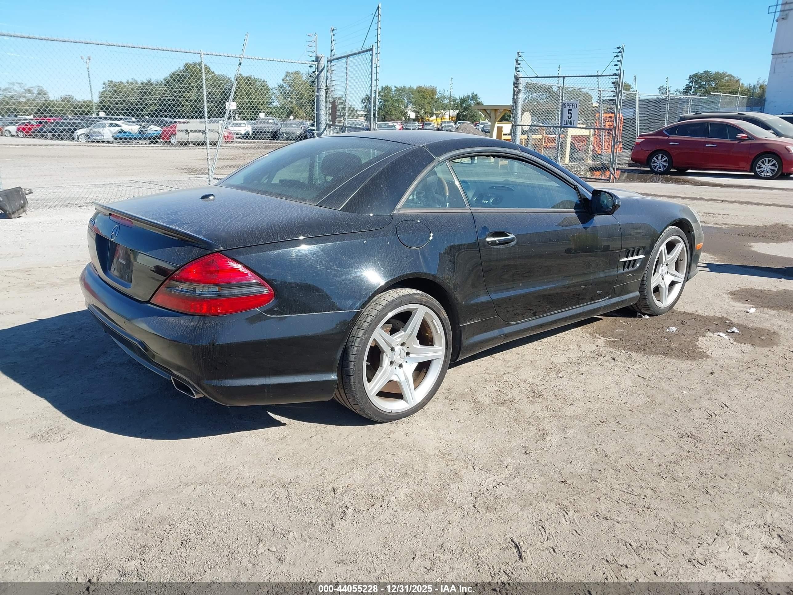2009 Mercedes-benz Sl 550   Black vin: WDBSK71F09F149810
