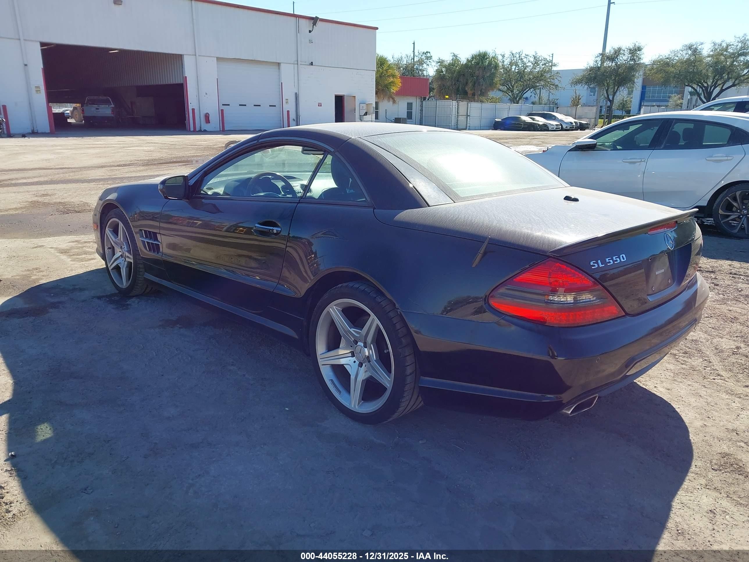 2009 Mercedes-benz Sl 550   Black vin: WDBSK71F09F149810