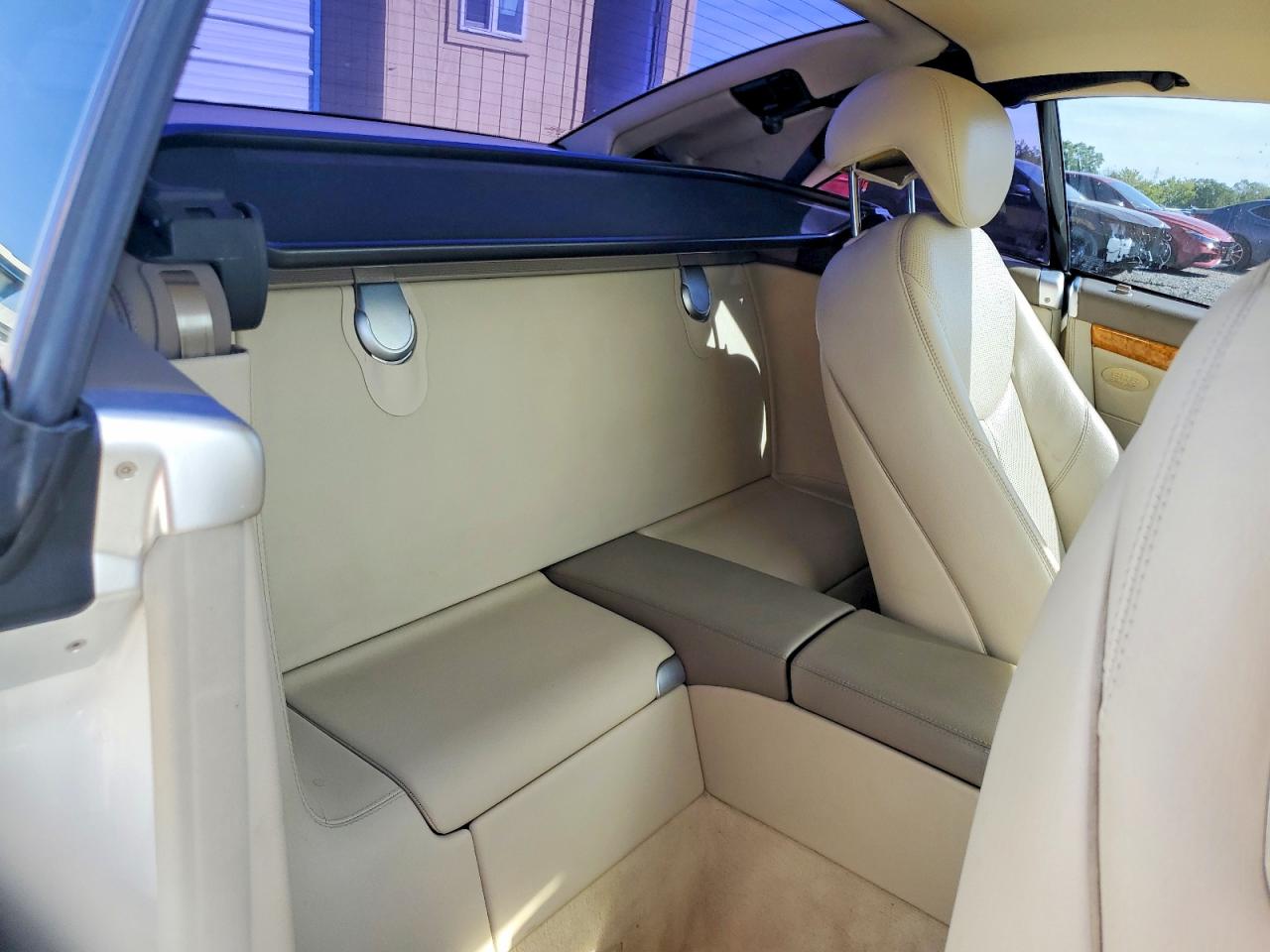 2007 Mercedes-benz Sl 550 White vin: WDBSK71F17F120541