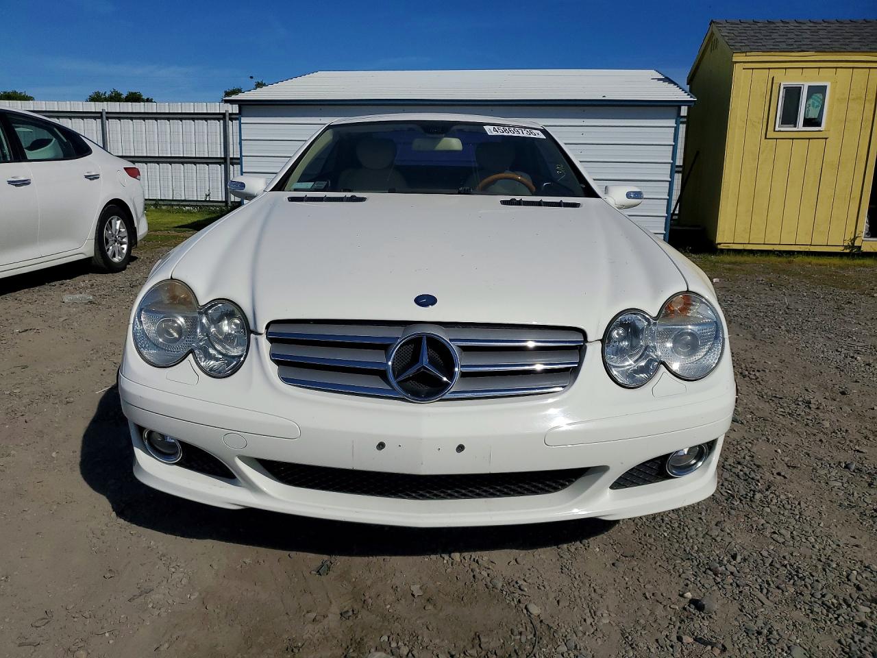 2007 Mercedes-benz Sl 550 White vin: WDBSK71F17F120541