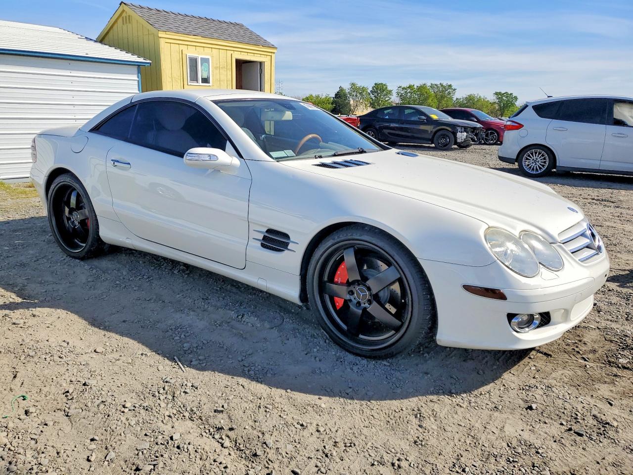 2007 Mercedes-benz Sl 550 White vin: WDBSK71F17F120541