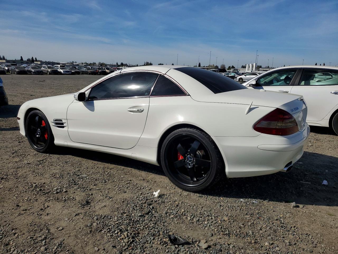 2007 Mercedes-benz Sl 550 White vin: WDBSK71F17F120541