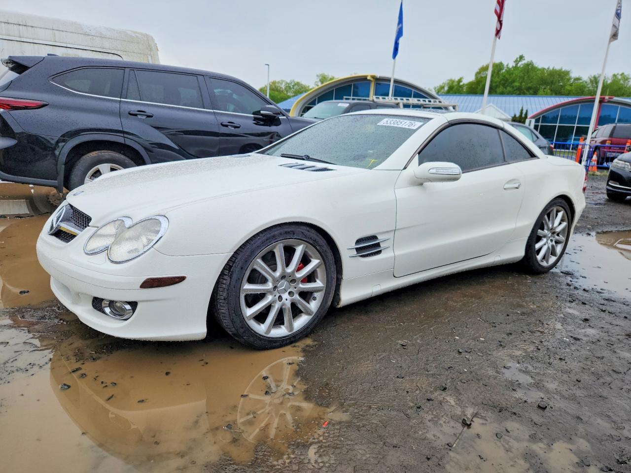 2007 Mercedes-benz Sl 550 White vin: WDBSK71F17F121608
