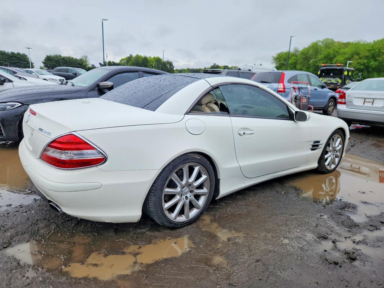 2007 Mercedes-benz Sl 550 White vin: WDBSK71F17F121608