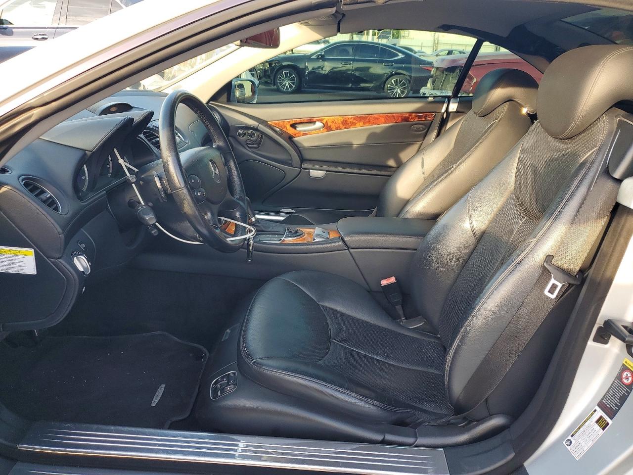 2007 Mercedes-benz Sl 550 Silver vin: WDBSK71F17F127683