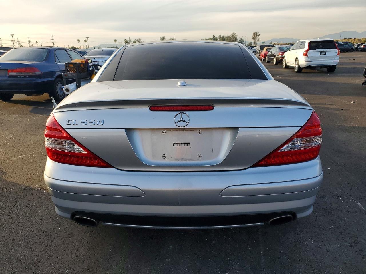 2007 Mercedes-benz Sl 550 Silver vin: WDBSK71F17F127683
