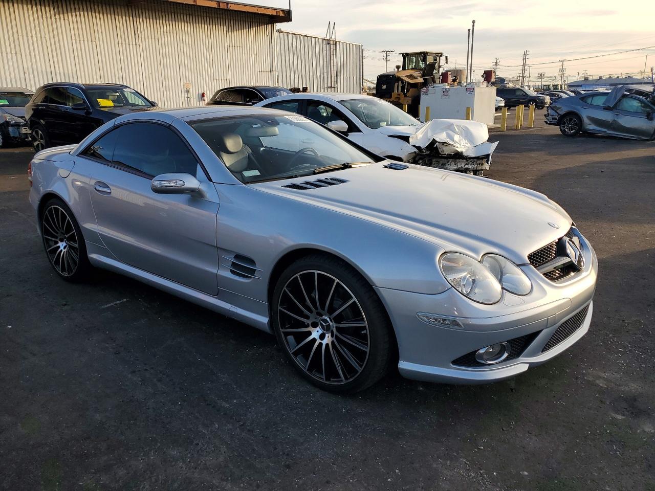 2007 Mercedes-benz Sl 550 Silver vin: WDBSK71F17F127683