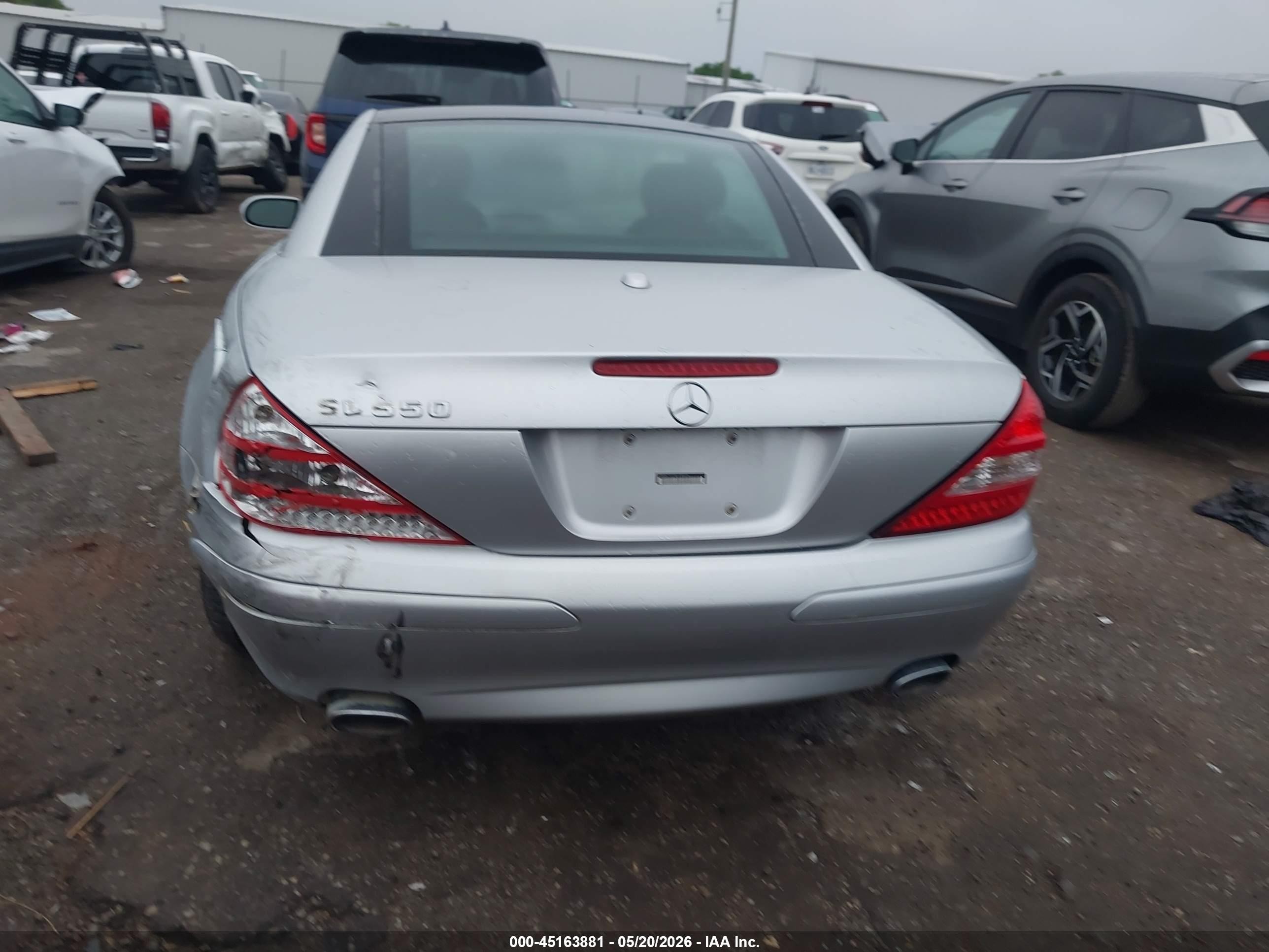 2008 Mercedes-benz Sl 550   Silver vin: WDBSK71F18F136076