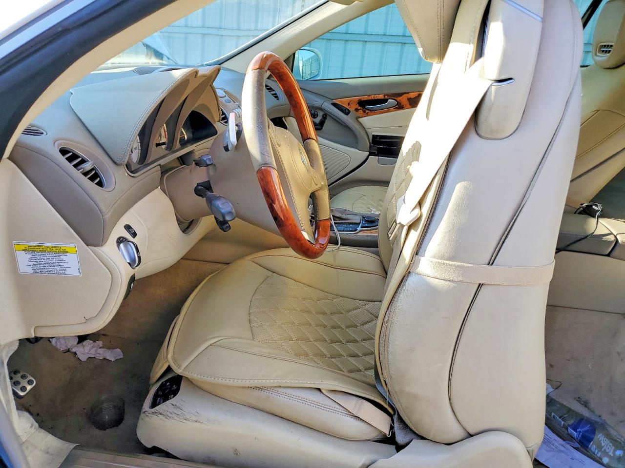 2009 Mercedes-benz Sl 550 White vin: WDBSK71F19F143160