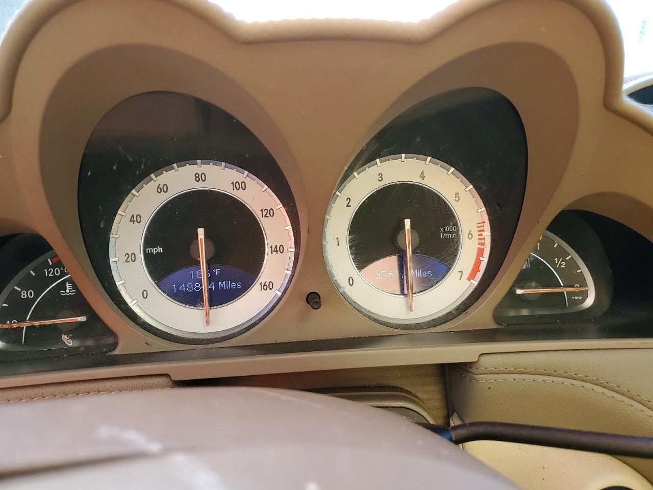 2009 Mercedes-benz Sl 550 White vin: WDBSK71F19F143160