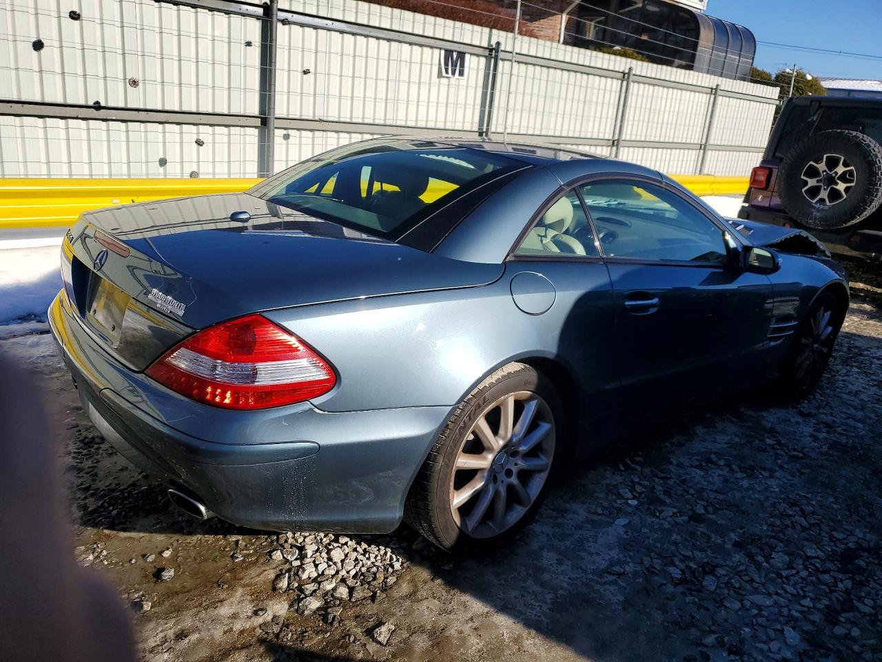 2007 Mercedes-benz Sl 550 Teal vin: WDBSK71F27F124422