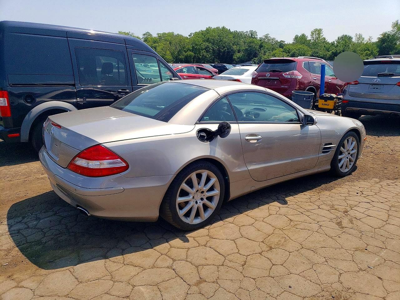 2007 Mercedes-benz Sl 550 Silver vin: WDBSK71F27F125991