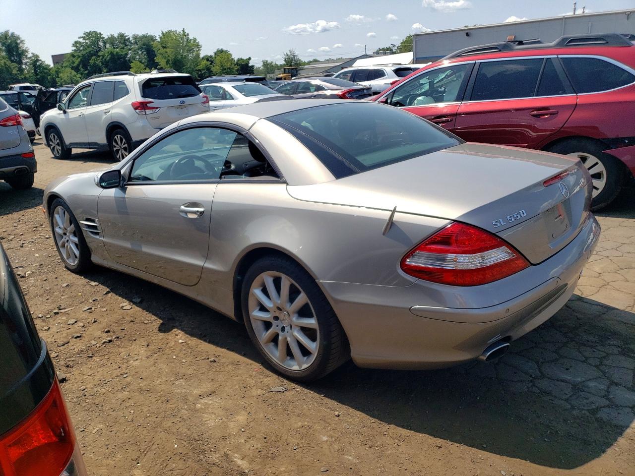 2007 Mercedes-benz Sl 550 Silver vin: WDBSK71F27F125991