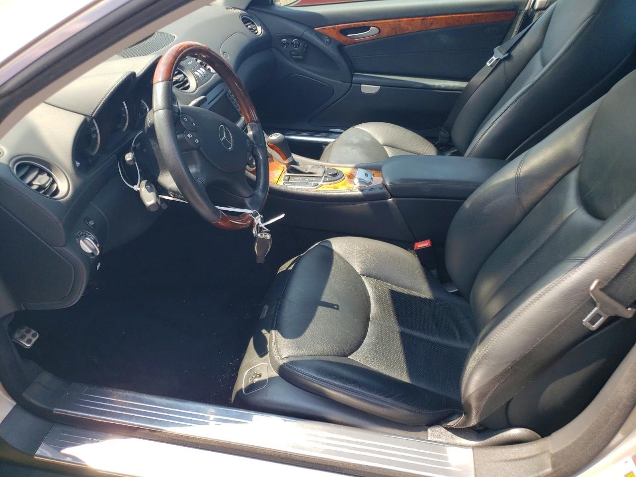 2007 Mercedes-benz Sl 550 Silver vin: WDBSK71F27F125991