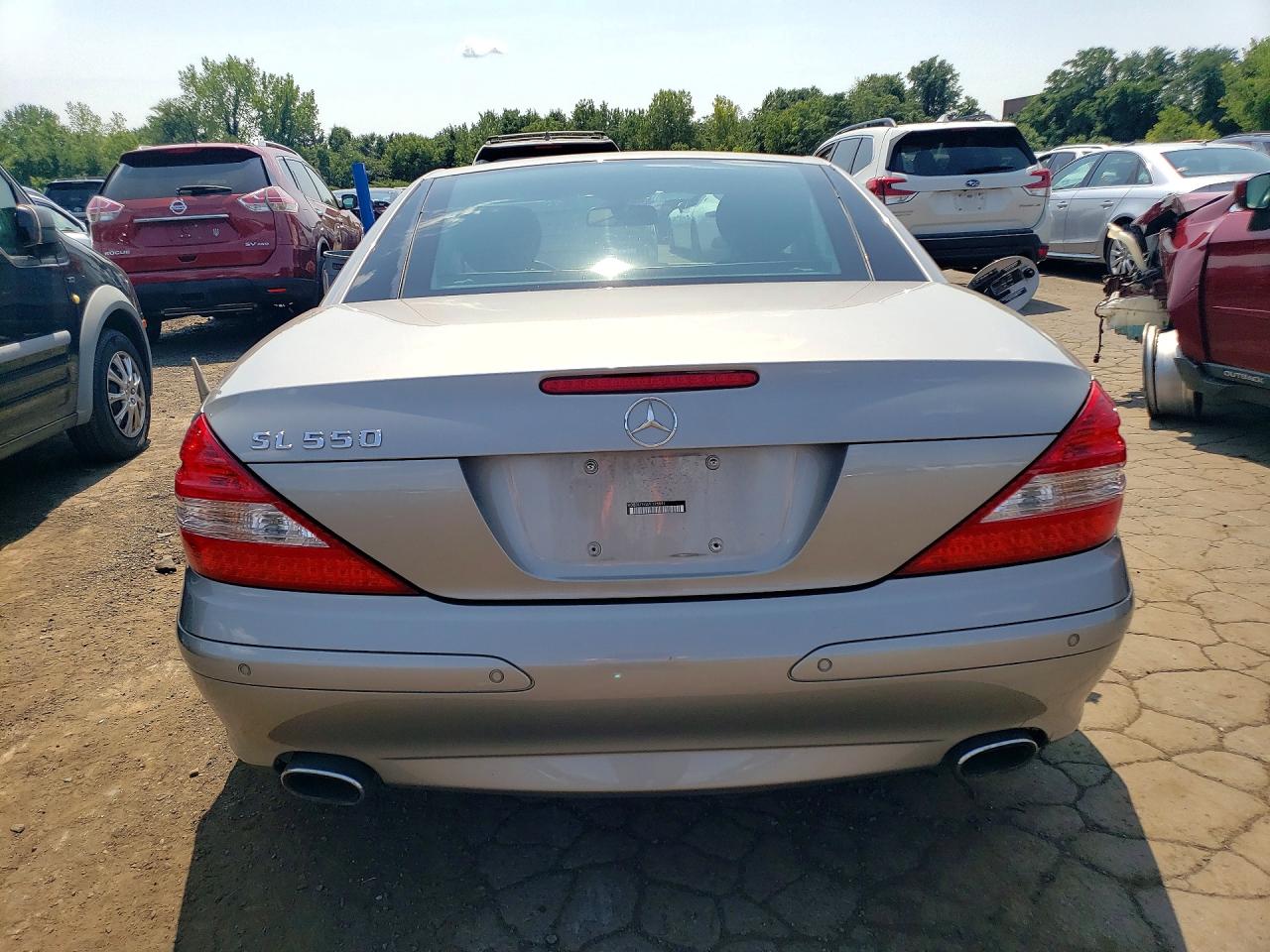 2007 Mercedes-benz Sl 550 Silver vin: WDBSK71F27F125991