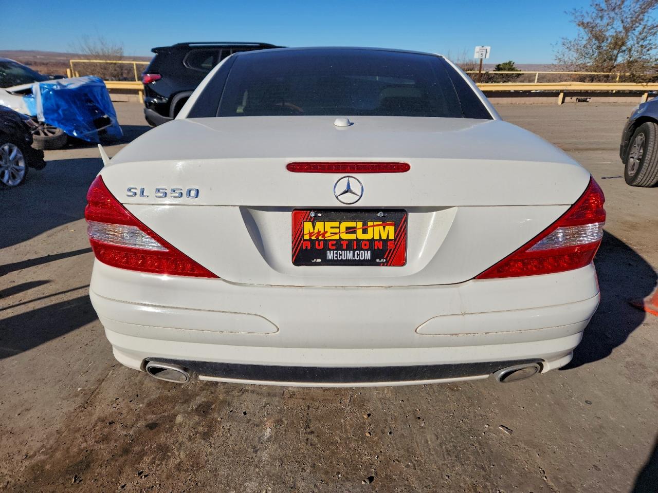 2007 Mercedes-benz Sl 550 White vin: WDBSK71F27F132634
