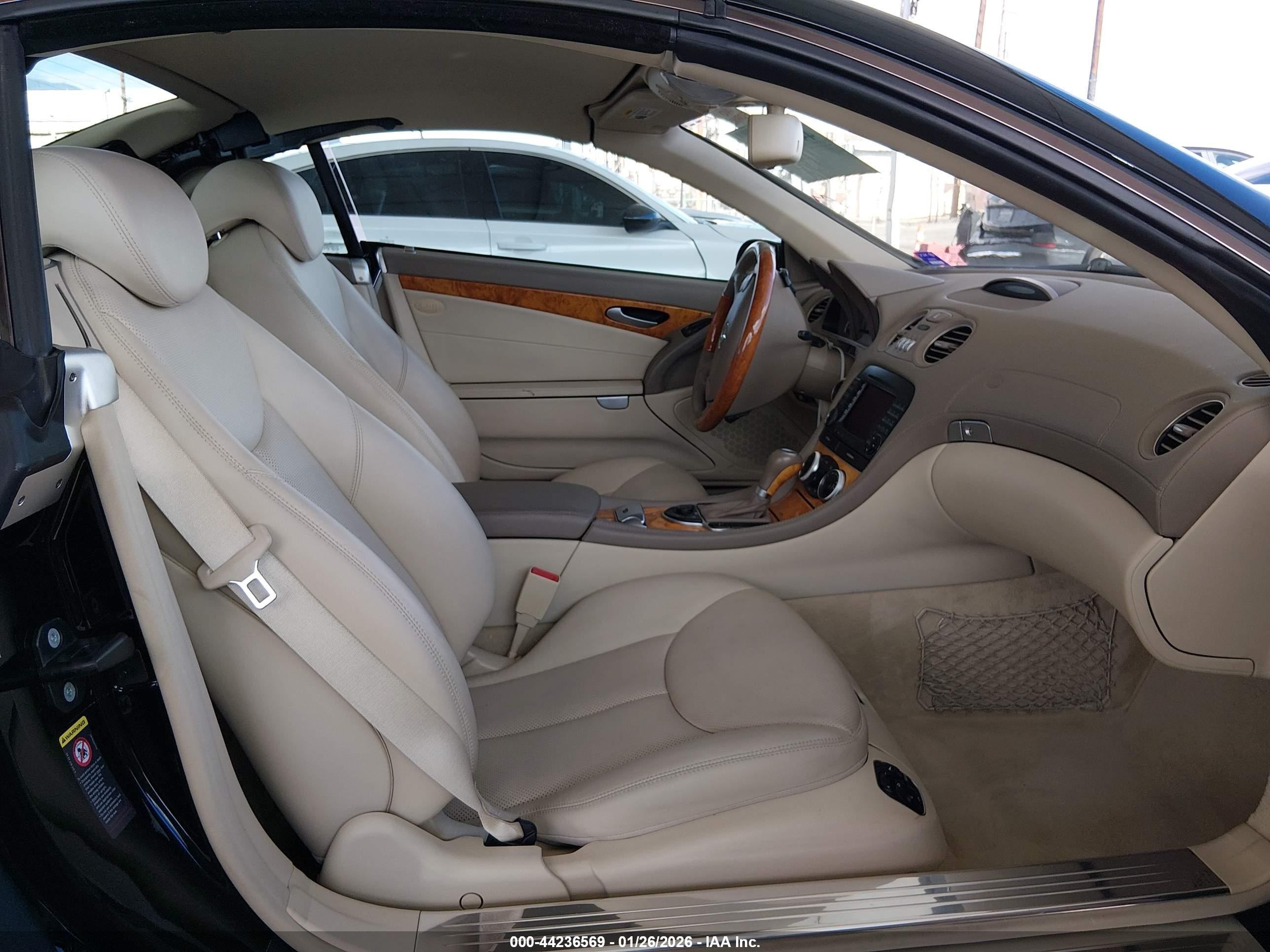 2008 Mercedes-benz Sl 550   Черный vin: WDBSK71F28F136426