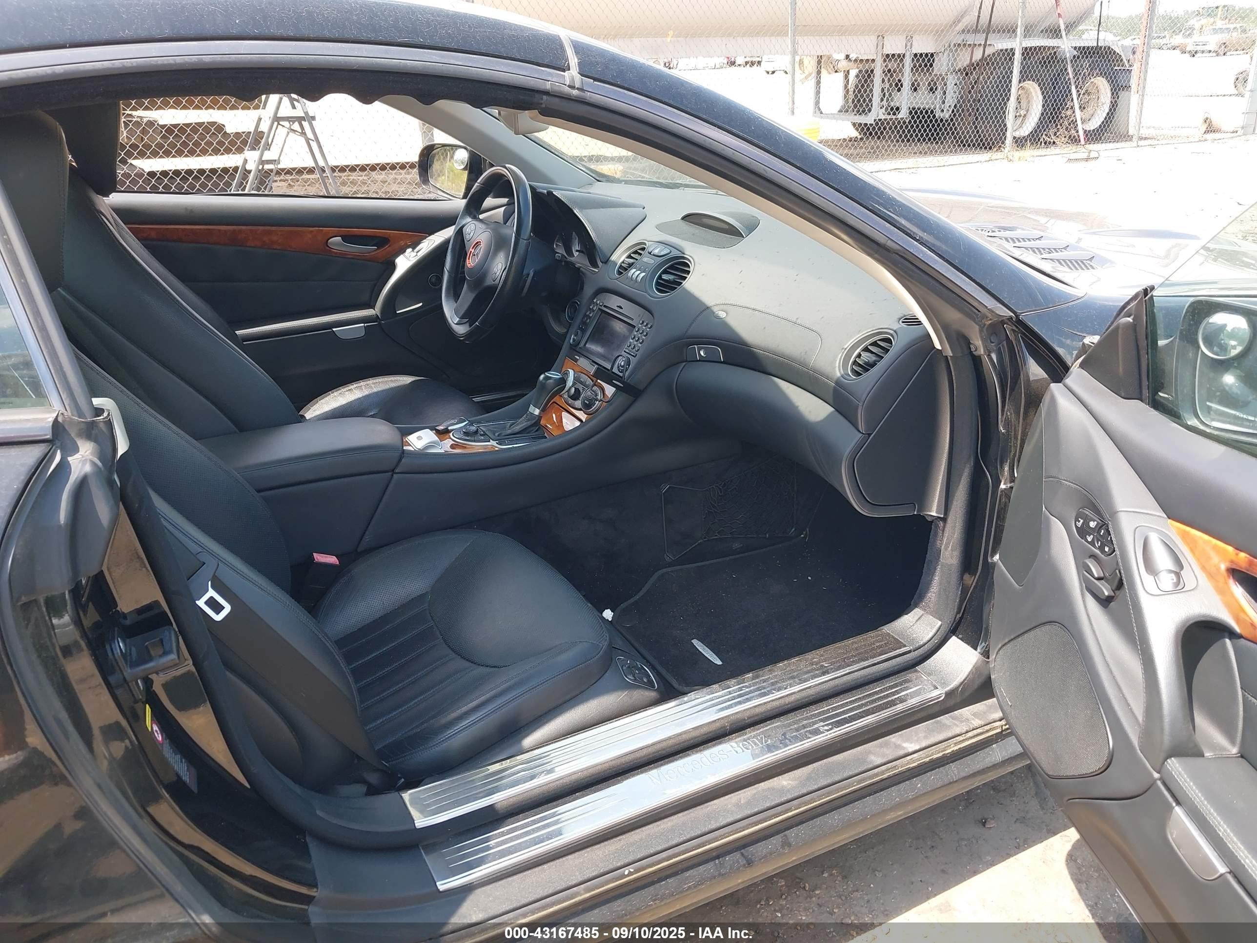 2009 Mercedes-benz Sl 550   Black vin: WDBSK71F29F145760