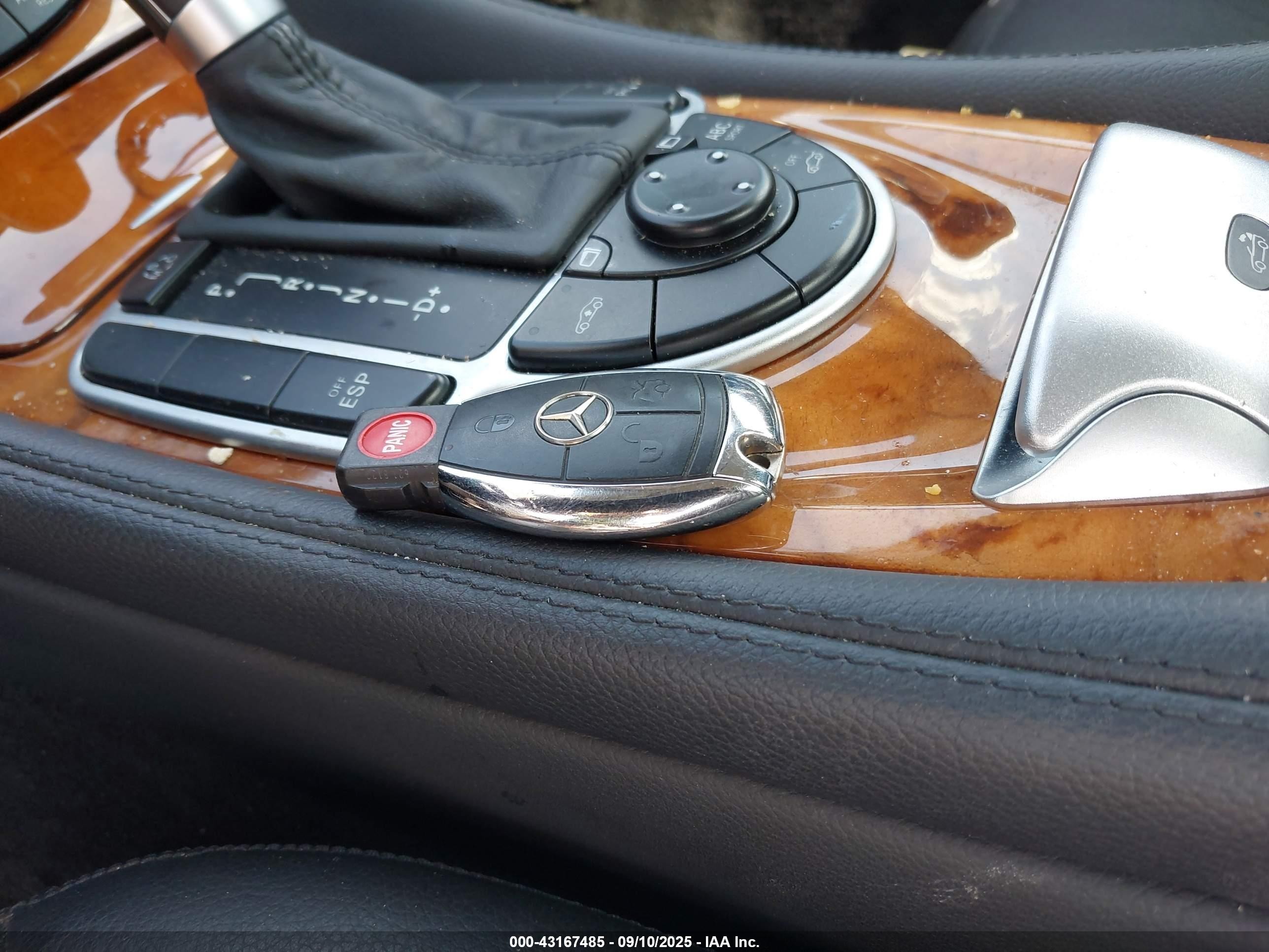 2009 Mercedes-benz Sl 550   Black vin: WDBSK71F29F145760