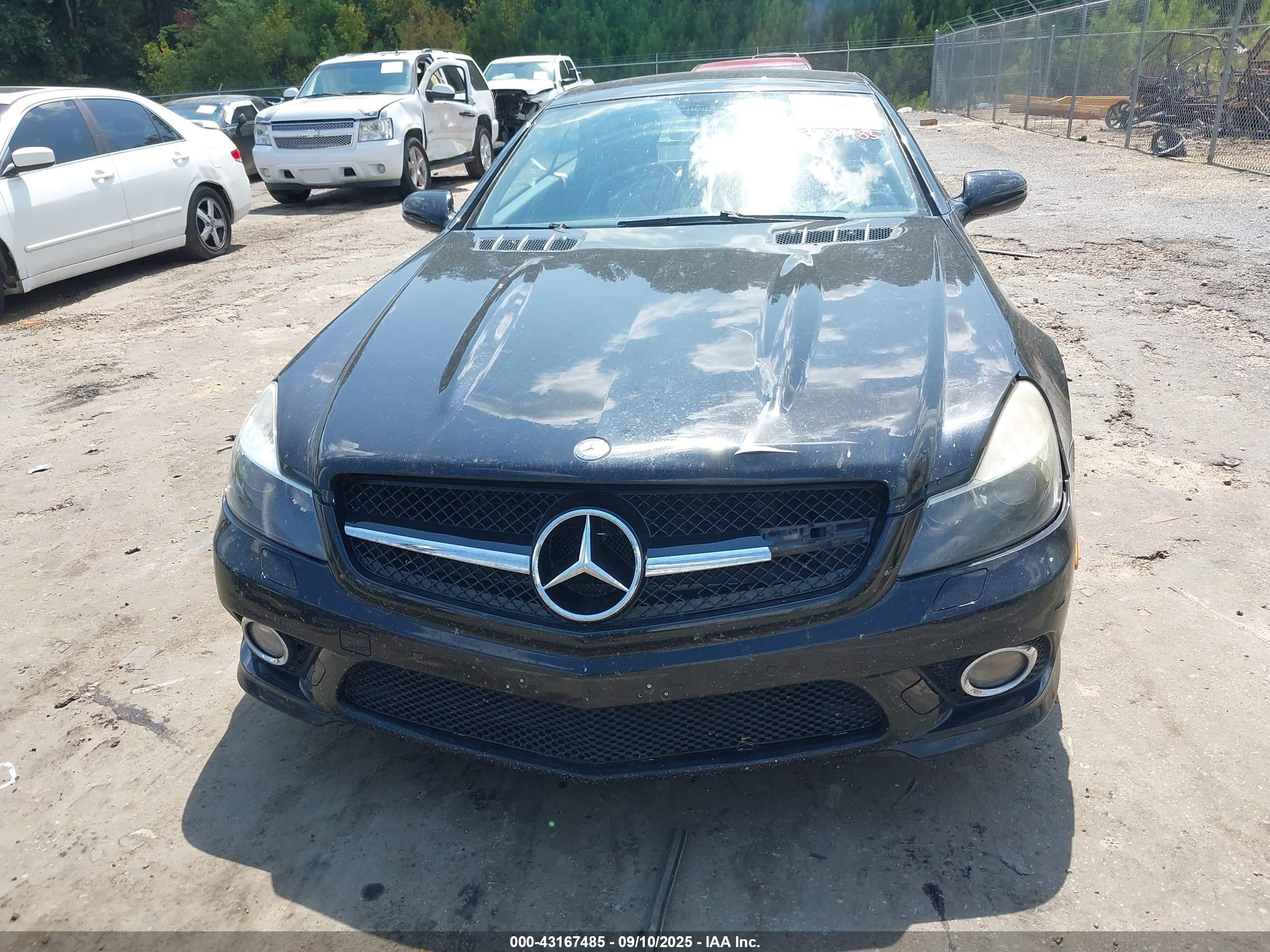2009 Mercedes-benz Sl 550   Black vin: WDBSK71F29F145760