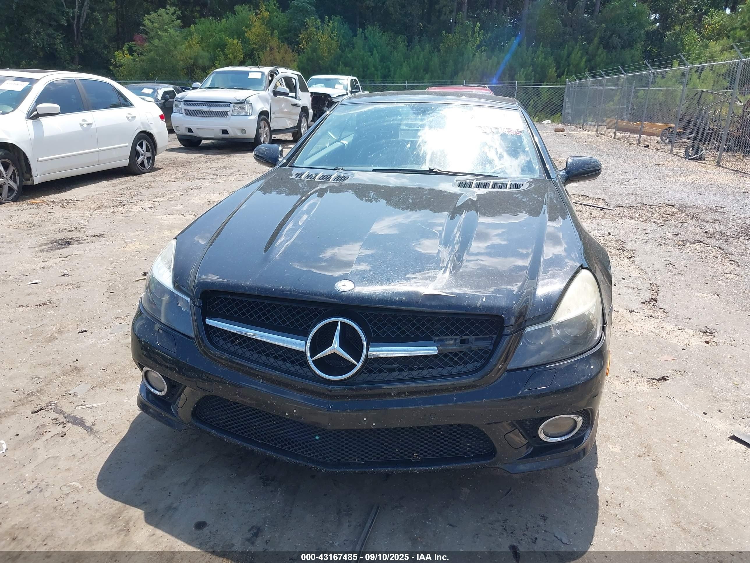 2009 Mercedes-benz Sl 550   Black vin: WDBSK71F29F145760