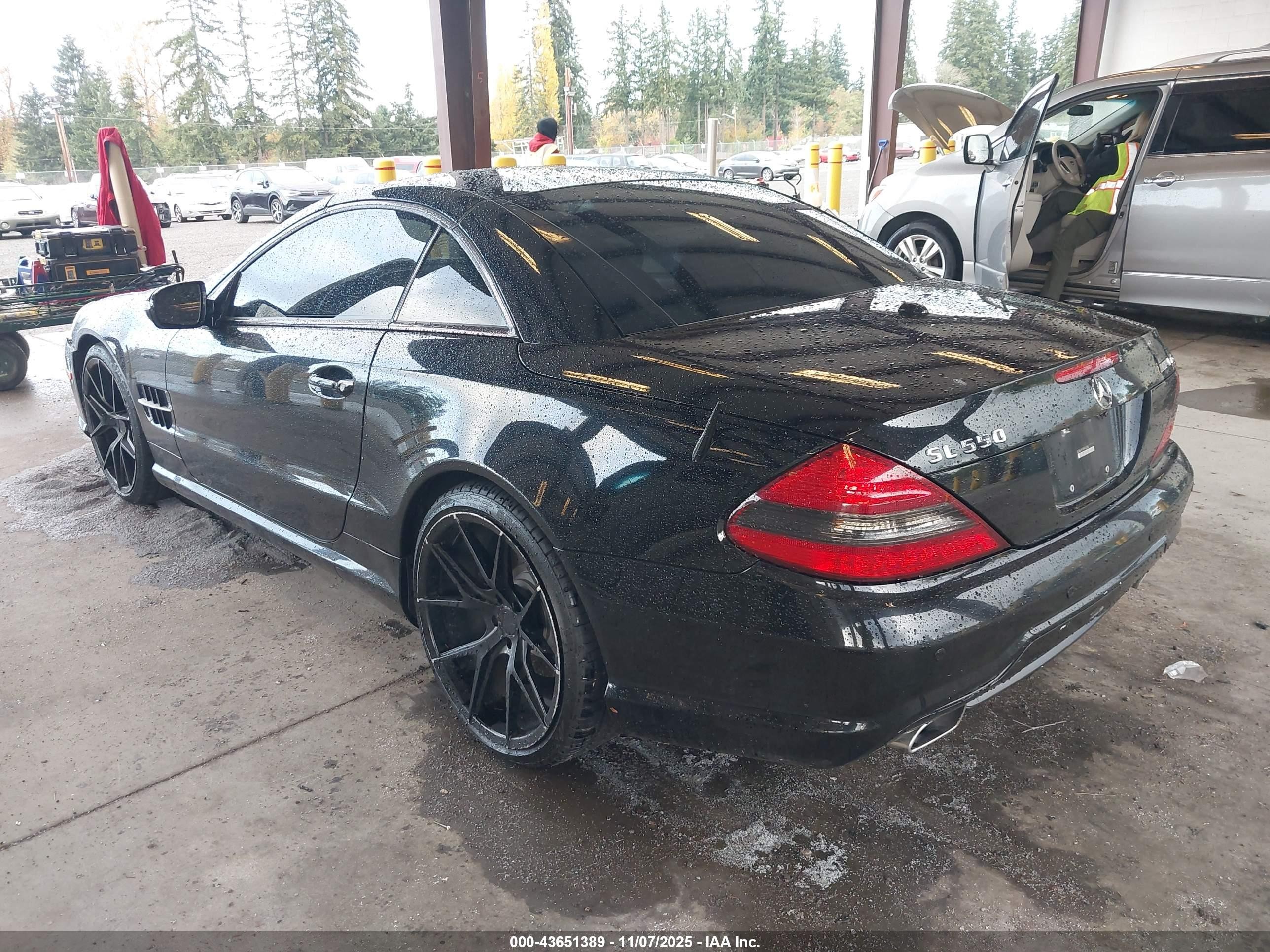 2009 Mercedes-benz Sl 550   Black vin: WDBSK71F29F147282