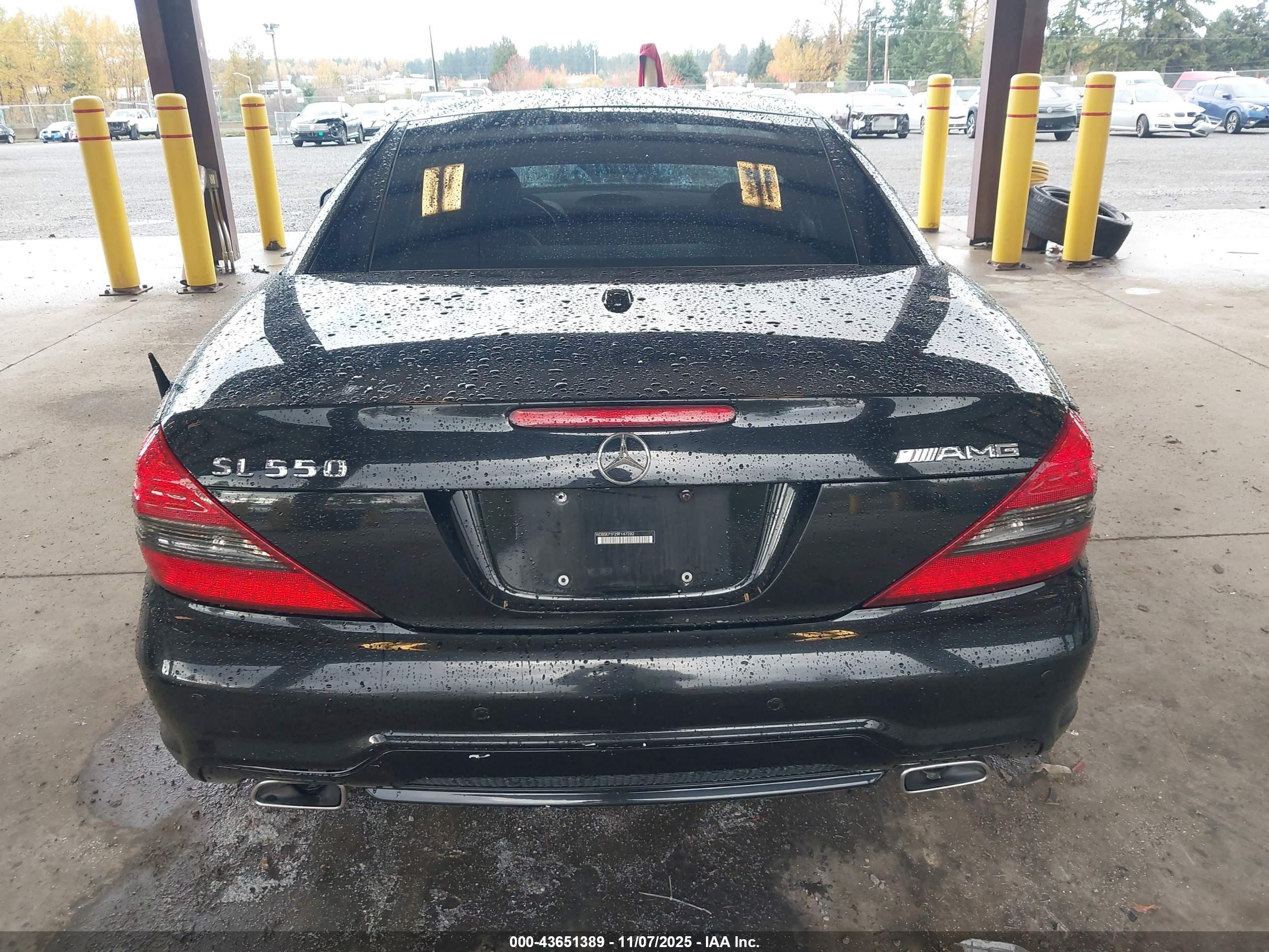 2009 Mercedes-benz Sl 550   Black vin: WDBSK71F29F147282