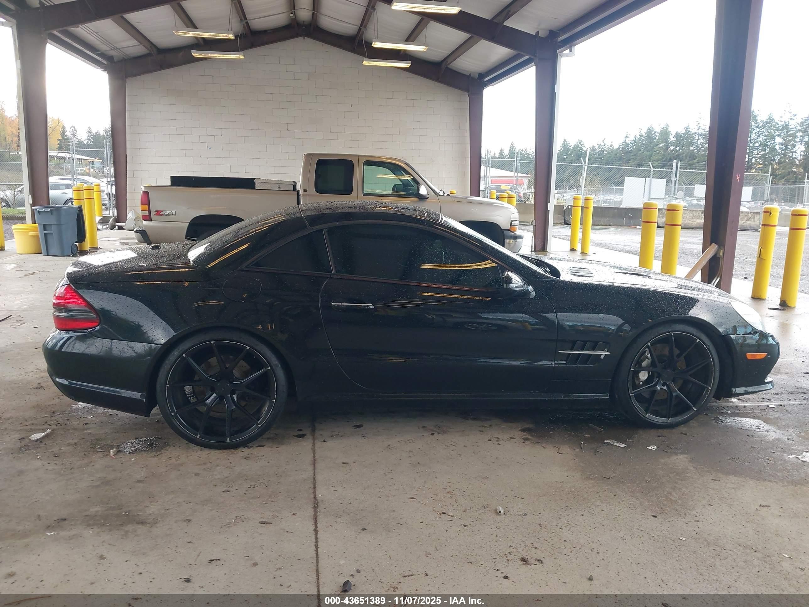 2009 Mercedes-benz Sl 550   Black vin: WDBSK71F29F147282