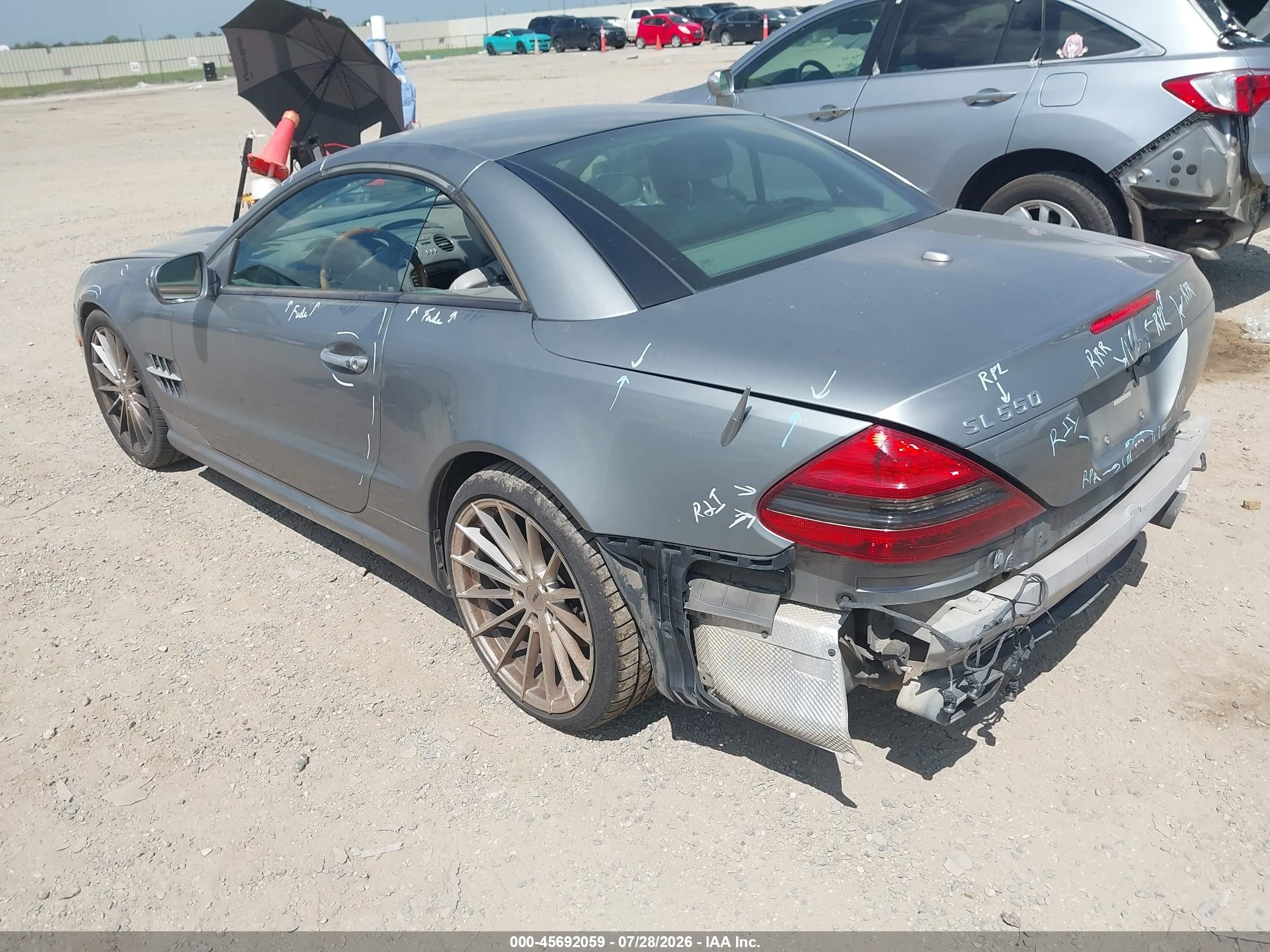 2009 Mercedes-benz Sl 550   Silver vin: WDBSK71F29F151395