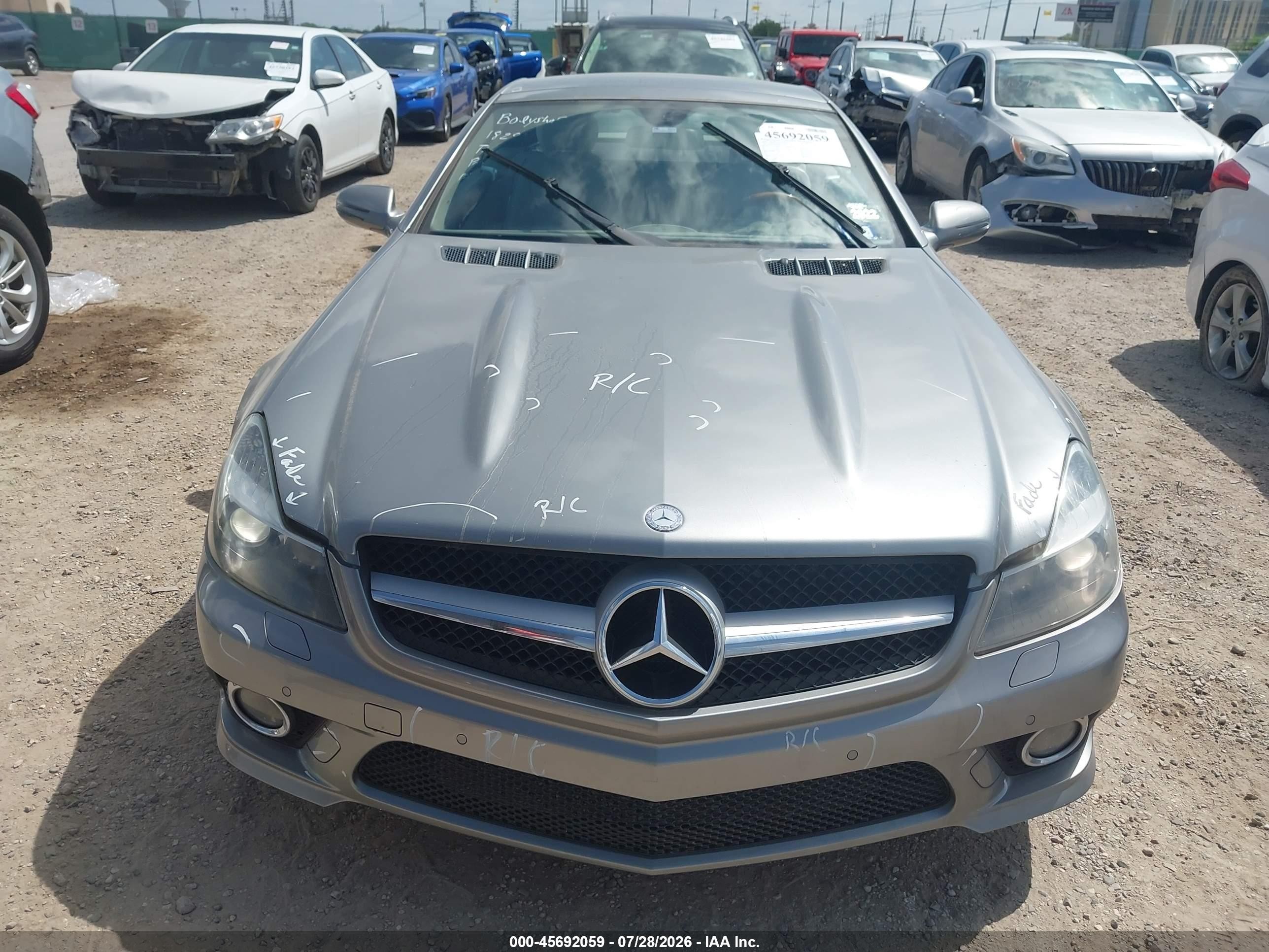 2009 Mercedes-benz Sl 550   Silver vin: WDBSK71F29F151395