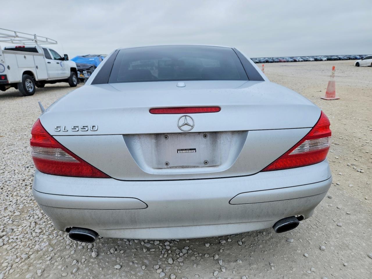 2007 Mercedes-benz Sl 550 Silver vin: WDBSK71F37F122453