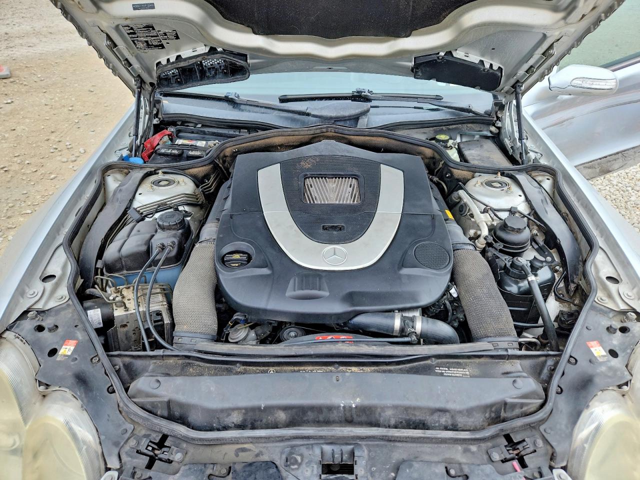 2007 Mercedes-benz Sl 550 Silver vin: WDBSK71F37F122453