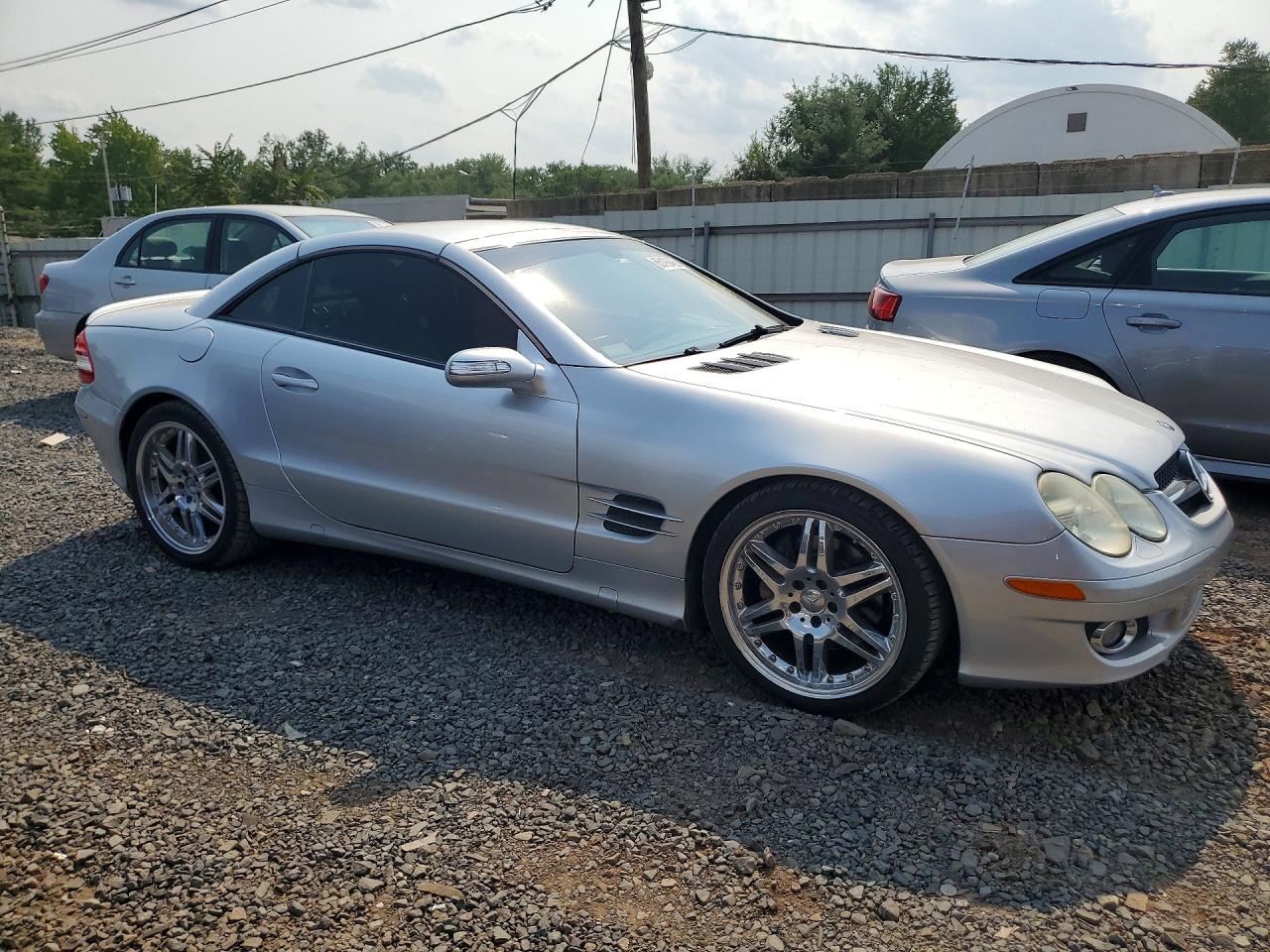 2007 Mercedes-benz Sl 550 Silver vin: WDBSK71F37F122453